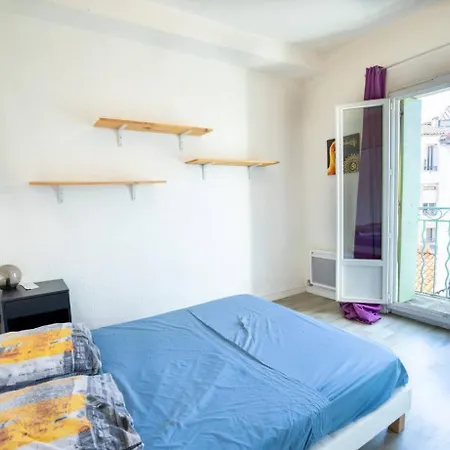 Le Farges-st Roch-2 Chambres-laconciergeriebynina דירה